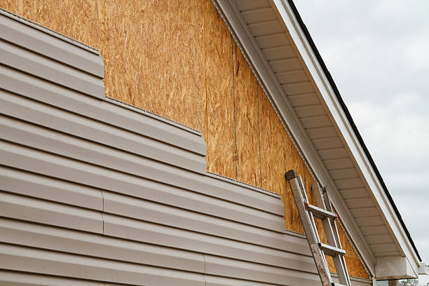 Professional Siding Inspection technician working in Dilliner, PA